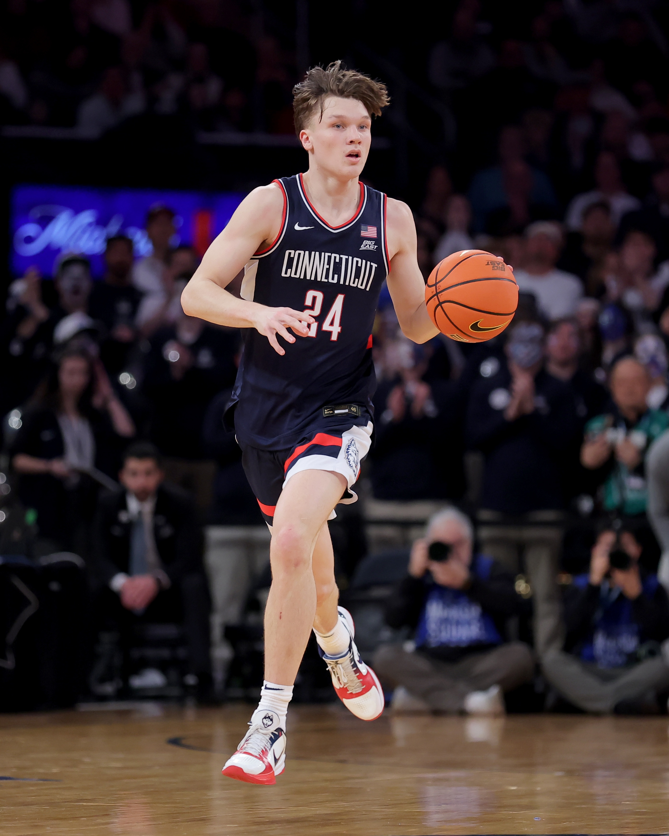 yabo-投射太糟糕！康大热门乐透秀马林斯全场17投仅4中 三分10中3